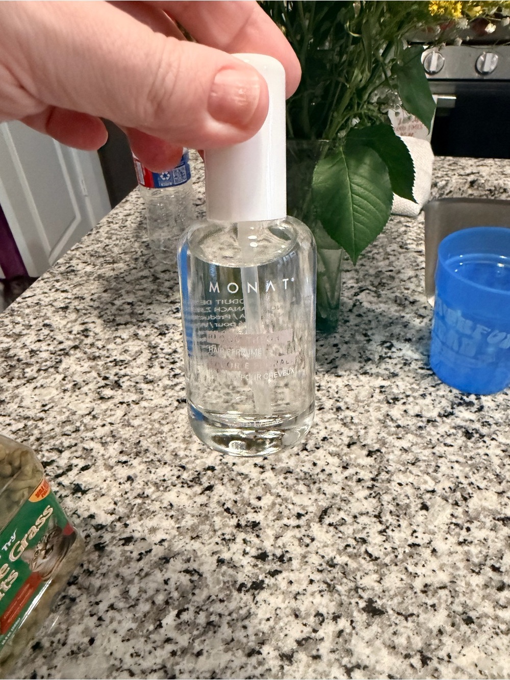 Monat BLOOM THEORY™
HAIR PERFUME